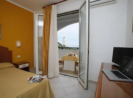 Bikini Hotel 3*